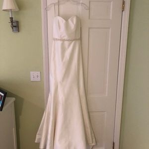 *BRAND NEW* Romona Keveza Wedding Dress with Sweetheart Neckline